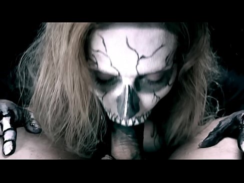 ❤️ Demon jente suger kuk med sin svarte munn og svelger cum. ☑ Pornovideo ved no.fullpornercom.ru ﹏